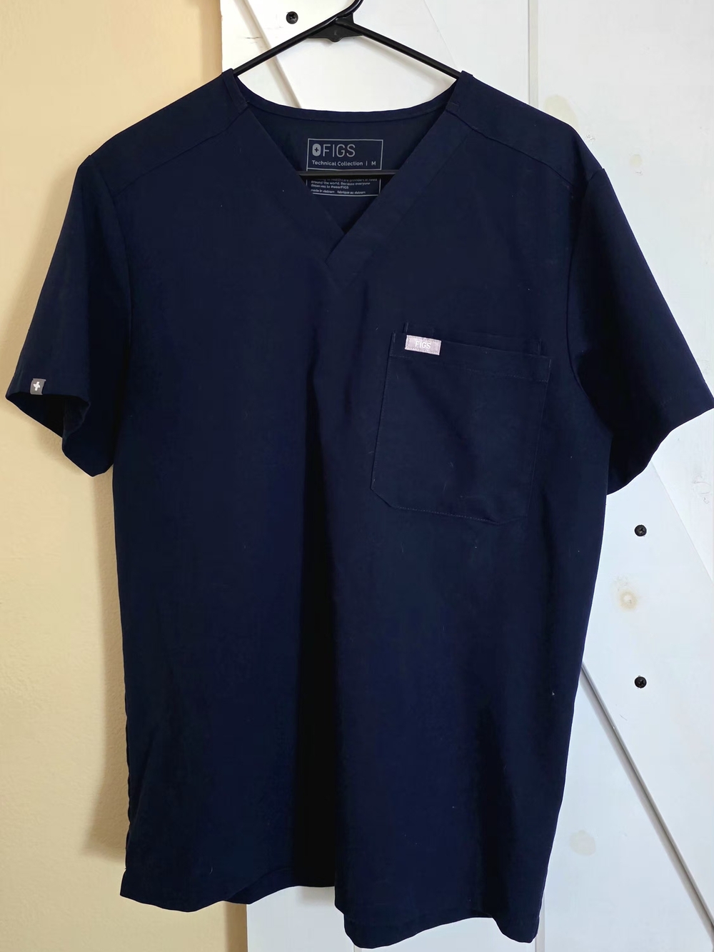 FIGS Men's Navy V-Neck Scrub Top